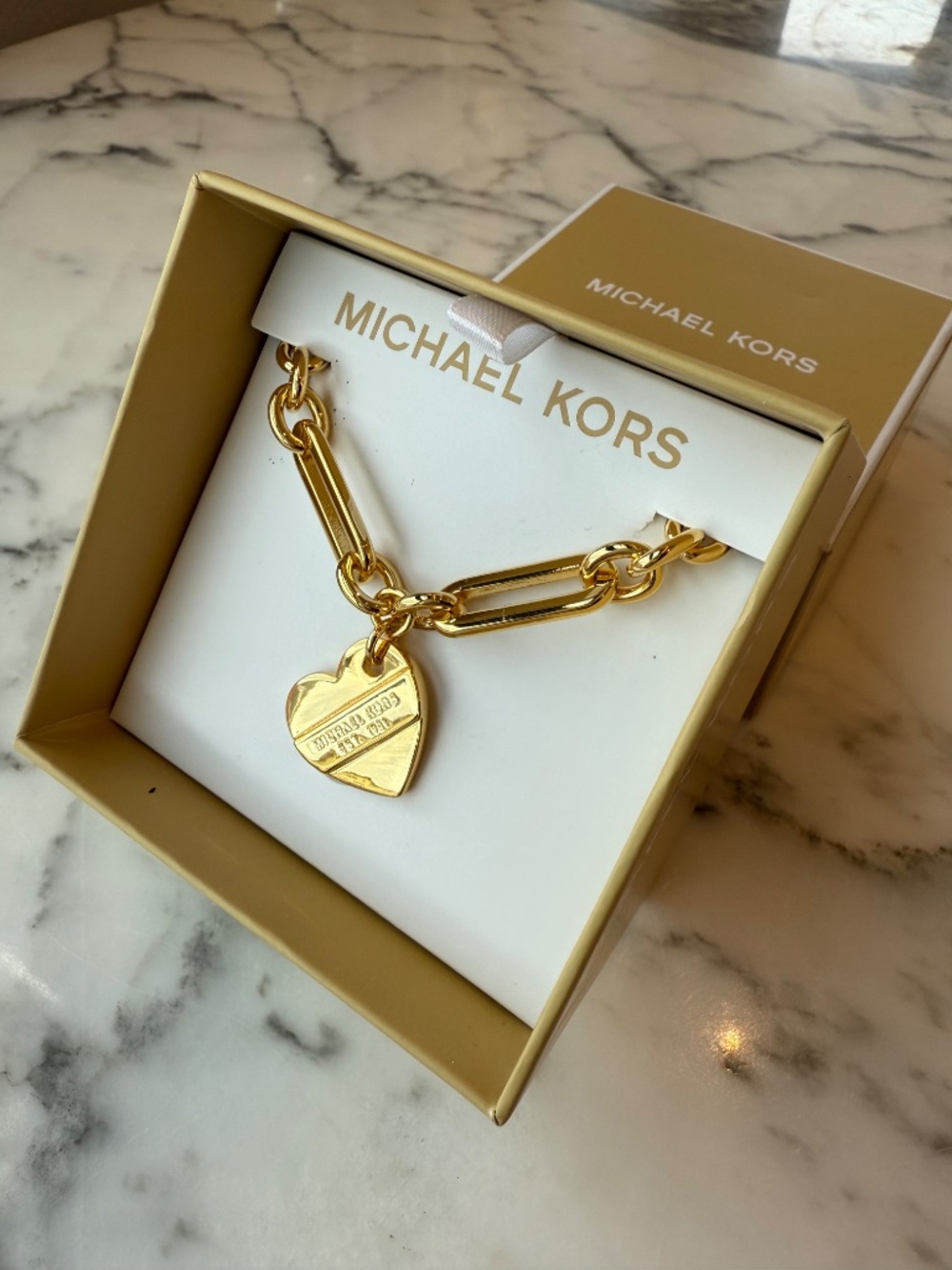 New Michael Kors Heart Necklace - Picture 16 of 16